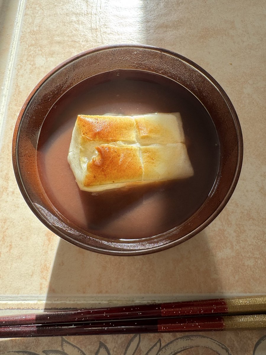 escargotskin's tweet photo. 今日は鏡開きだからお汁粉作ったよ https://t.co/pTmEOYZVbp