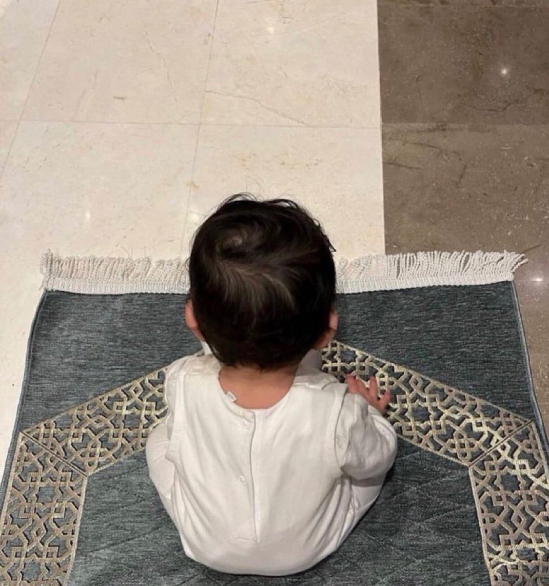 "رَبَّنا هَب لَنا مِن أَزواجِنا وَذُرِّيّاتِنا قُرَّةَ أَعيُنٍ".❤️