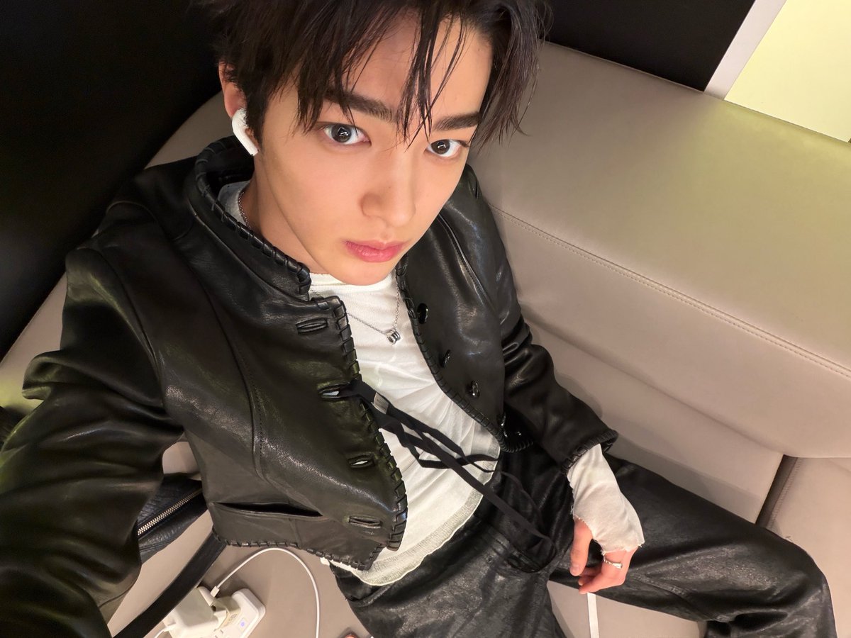 cortis_crave's tweet image. [260111] #KEONHO Weverse Post! 🌟

Thank you Golden Disc
Rookie Artist of the Year ❤️🔥
Coer, I love you. 💪

#CORTIS #코르티스