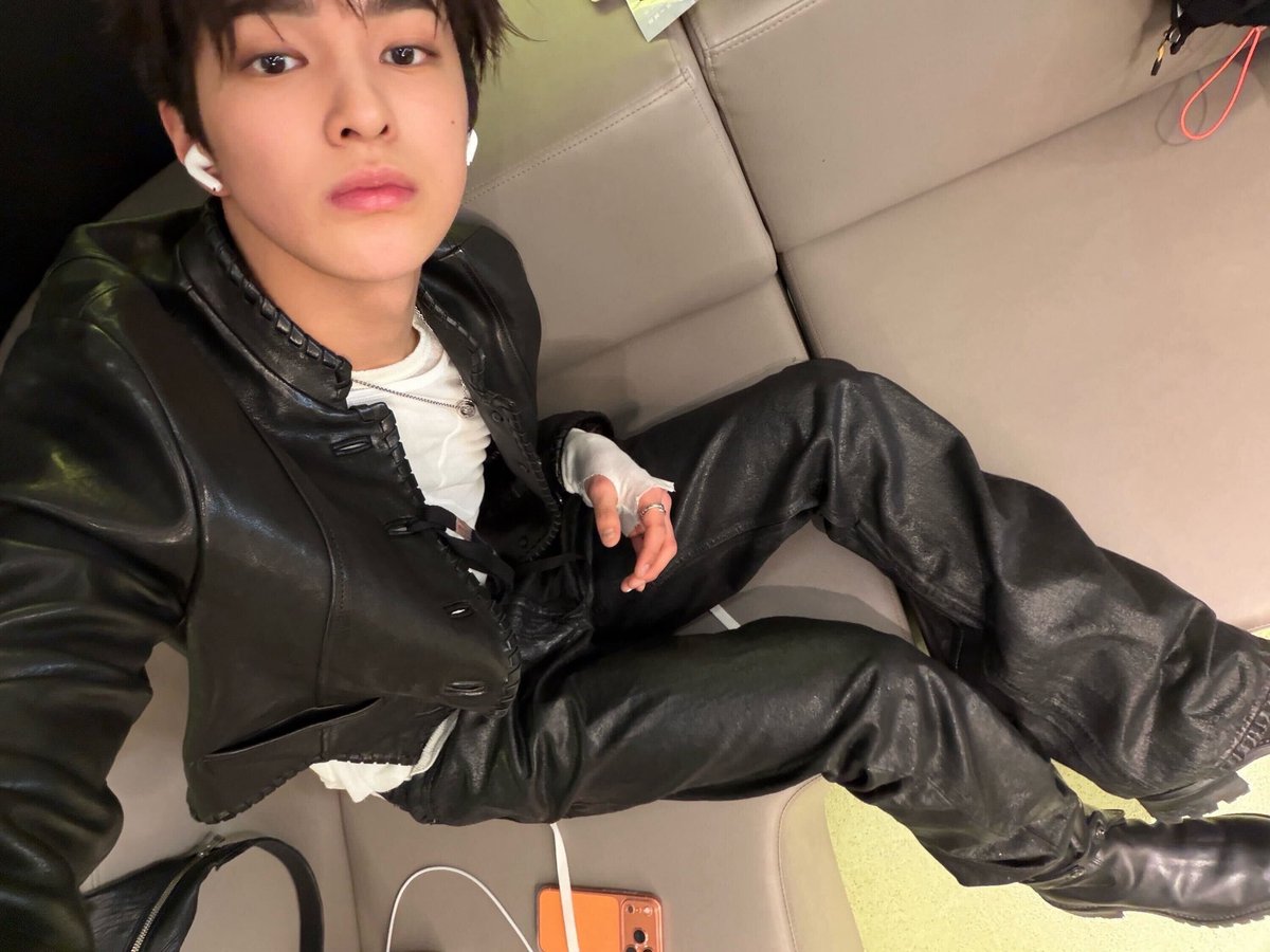 cortis_crave's tweet image. [260111] #KEONHO Weverse Post! 🌟

Thank you Golden Disc
Rookie Artist of the Year ❤️🔥
Coer, I love you. 💪

#CORTIS #코르티스