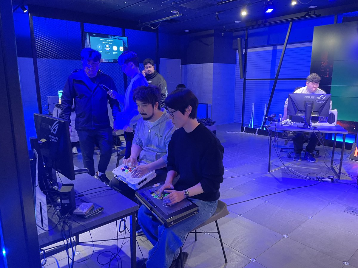 ゼウガル / Mad Catz|Zeugal tweet media