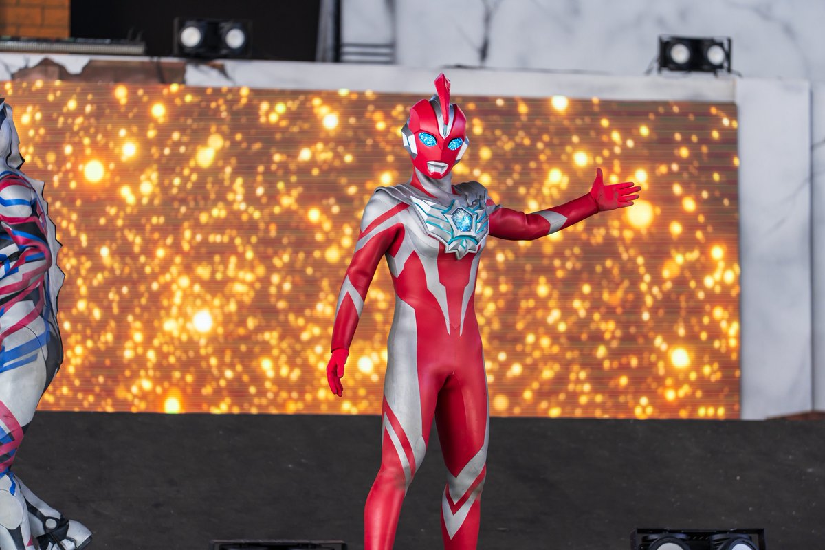 ブレーザーにハグ待ちしてたら、やんわり拒否されるオメガ
 #ウルトラマンオメガ
 #ウルトラマンブレーザー
 #グリーンランド