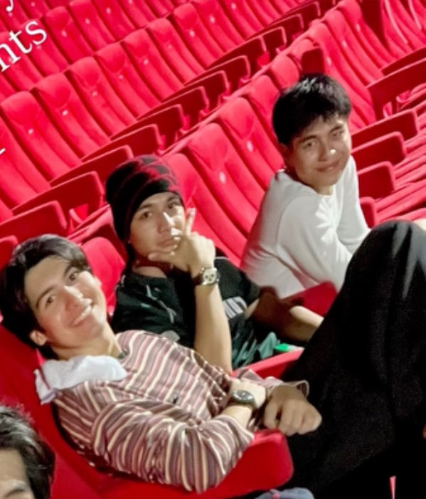 ashdresfiles's tweet image. HELLO ADIE !!