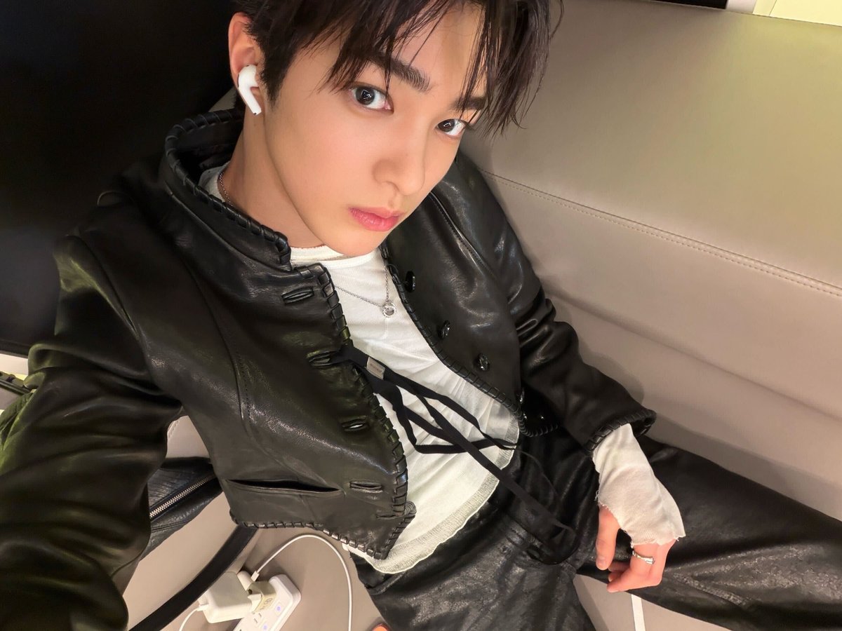 zhaoyufancokr's tweet image. [260111] Keonho weverse posts

thank you Golden Disc
rookie artist of the year ❤️🔥
coer, i love you💪

#KEONHO #건호