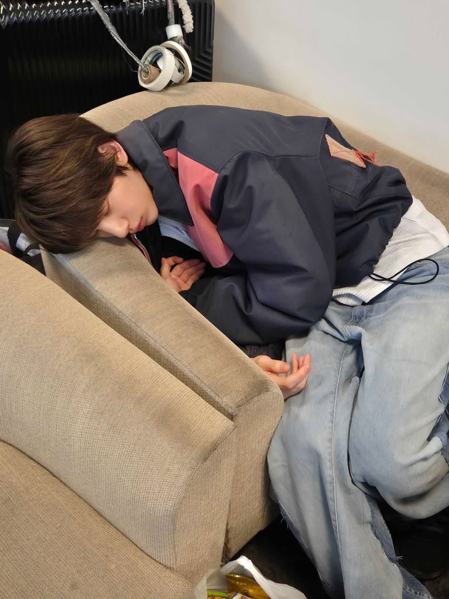 juhoonwink's tweet photo. one day, one sleepy beauty jju pic 💤

#JUHOON #주훈 #CORTIS #코르티스 https://t.co/2XtZVV7vhF