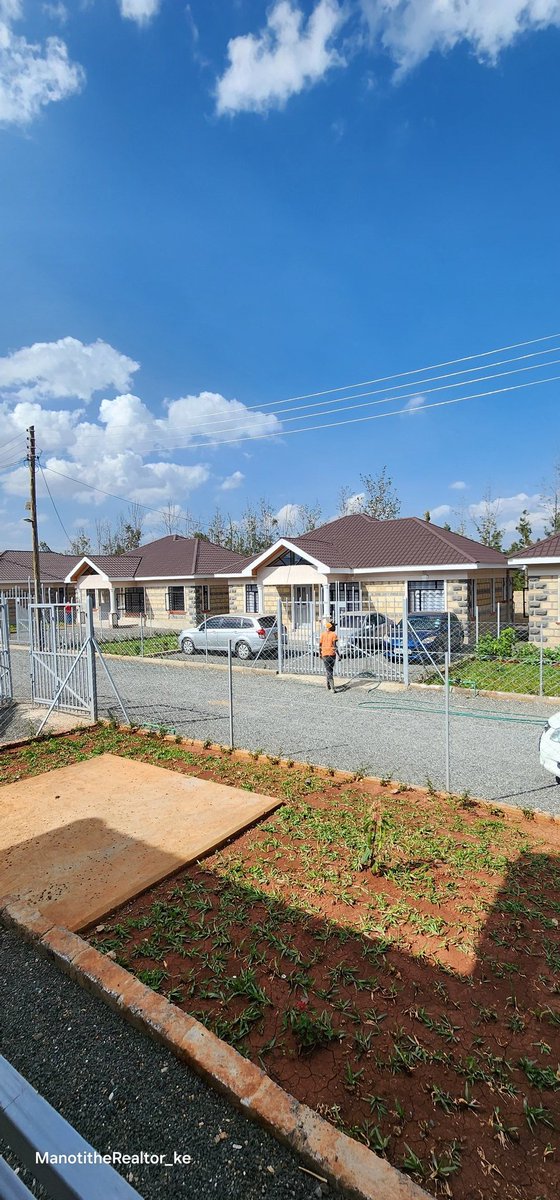 manoting9's tweet image. For sale

Matasia Ngong 
3 bedrooms 2 ensuite 
In a gated community 
Ready title deed 
On sale ksh 7.7M

Cash or Mortgage Accepted 
📞 0721 594 567 #Manoti #realtor #house #onsale #realestate #fyp #homesforsale #inkarealtors