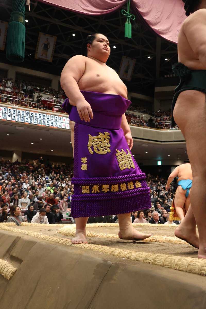 初日の様子＞ 幕内土俵入り 大関 琴櫻 佐渡ヶ嶽部屋 大関 安青錦