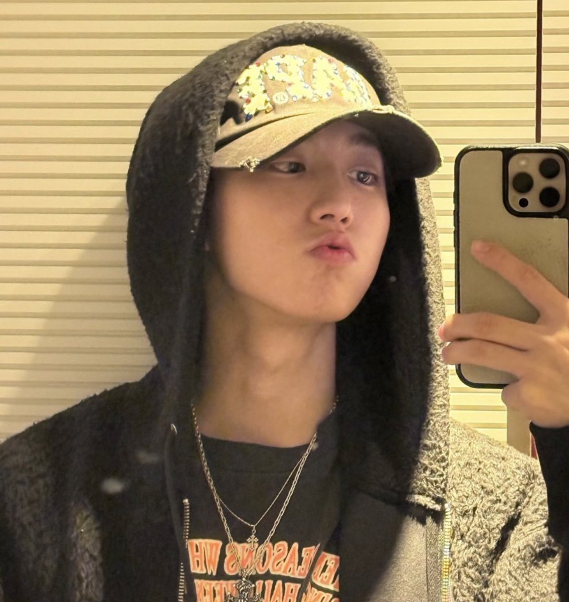 sharkhanni's tweet image. •̀ 𐃷 •́                             ( ˘ ³˘)