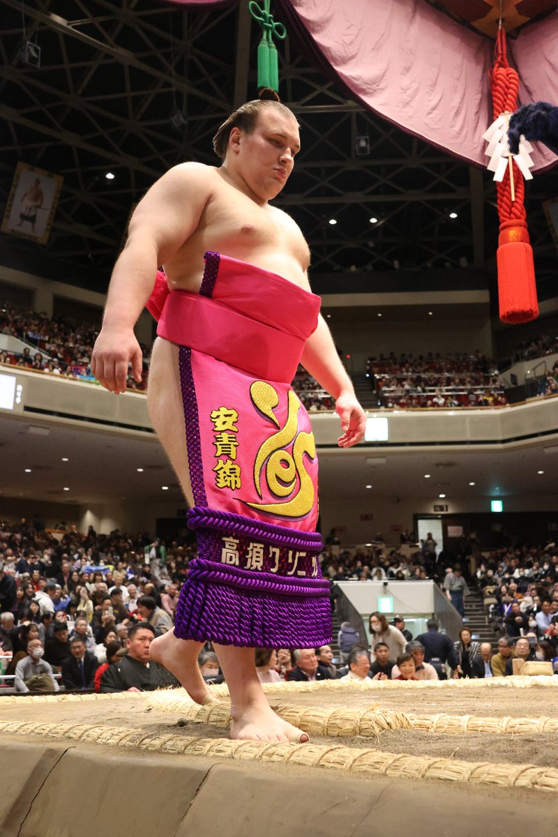 初日の様子＞ 幕内土俵入り 大関 琴櫻 佐渡ヶ嶽部屋 大関 安青錦