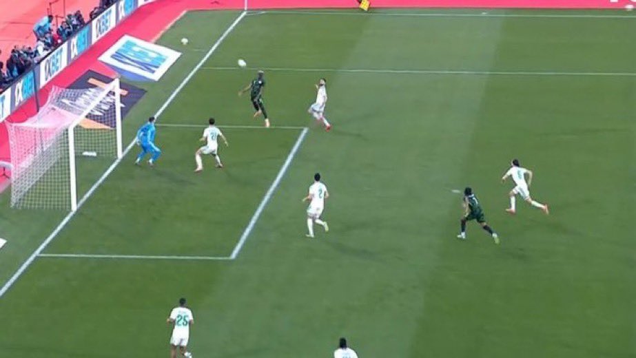 Osimhen head game is GOATED 🥶