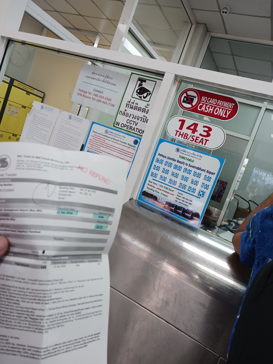 _p_ms's tweet image. 間違って 今夜のバスチケットを買っていたので
ダメ元で明日に直して貰えないか交渉

すんなりOK
みんな優しいね

 #パタヤ