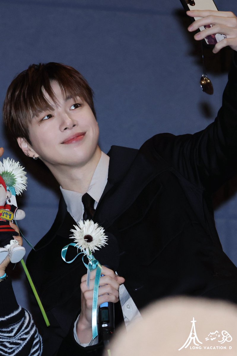 LongVaca1210's tweet image. #강다니엘 #KANGDANIEL 

-260111