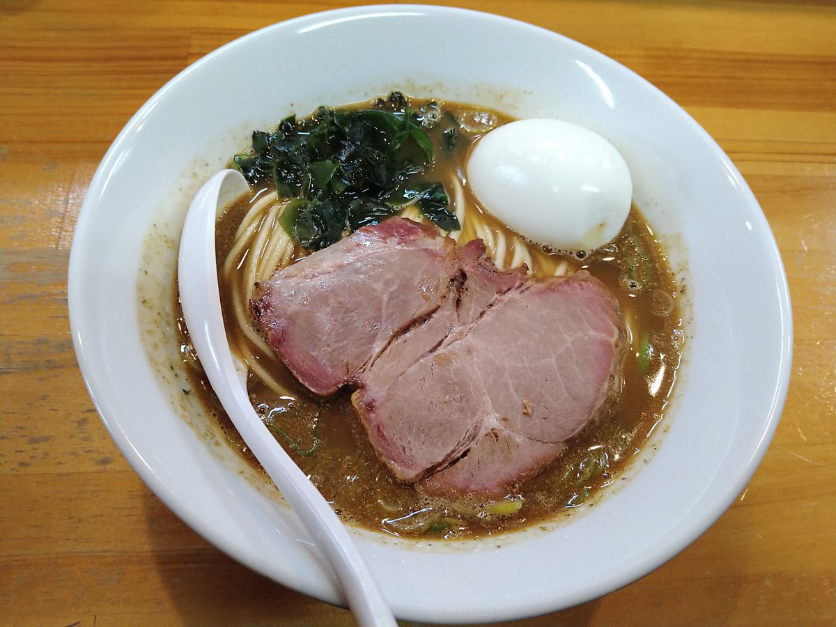 煮干中華ソバ　イチカワ
煮干ソバ＋和え玉＋生卵
味玉付き煮干ソバ
2026年、ホーム1杯目、何時もより濃い色のスープは煮干の旨味が凝縮した此方でしか味わえない至極の一杯!
今年もクレイジーな一杯からスタートで毎回楽しみです♪