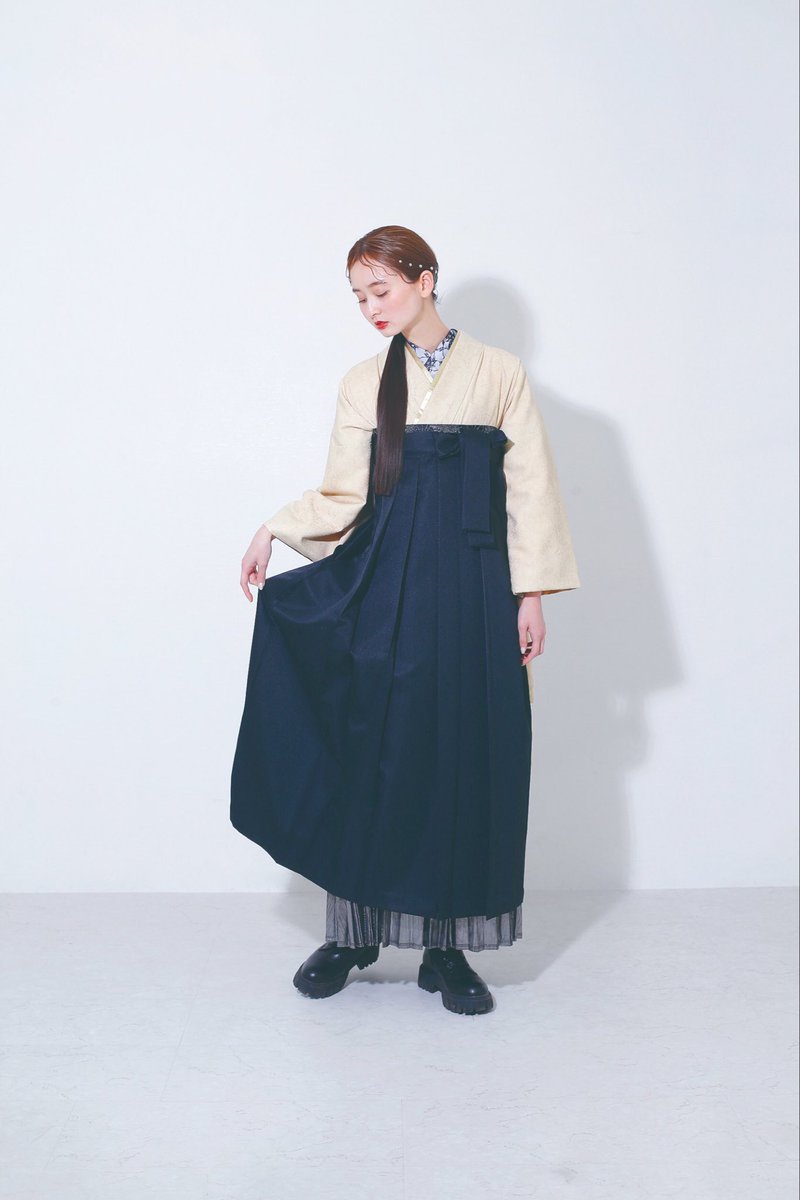 SelfitKimono's tweet photo. 卒業袴もまだまだ受付中❣️
お支度も若干空きがございます！
お悩み中の方は是非一度ご見学くださいませ✨

2027・2028年度の成人式振袖予約解禁〜✨

🔽会場情報や
　ご予約はコチラから🌸🌸
https://t.co/kVkrFZzM1W https://t.co/tJ4H6rdBjJ