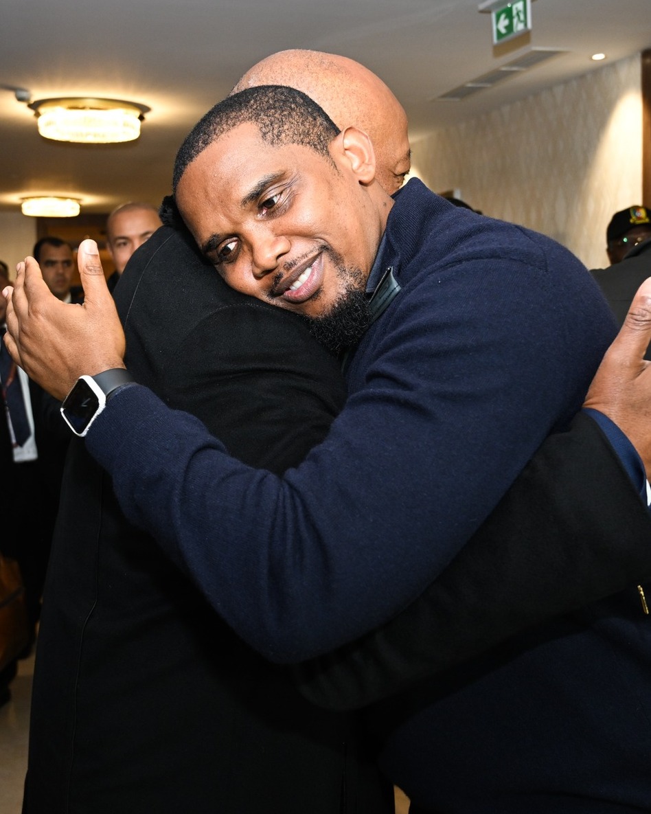 Footballtweet's tweet photo. 🚨 𝗧𝗢𝗨𝗖𝗛 𝗢𝗙 𝗖𝗟𝗔𝗦𝗦! Samuel Eto’o sent a letter to the Moroccan Federation congratulating them on the organisation of AFCON 2025:

“We would also like to express our deep gratitude for the EXEMPLARY QUALITY OF THE ORGANISATION of this competition, as well as for the FRATERNAL, WARM AND WELCOMING RECEPTION shown to our team, our delegation and our supporters by the Moroccan people.

The hospitality displayed across all the venues we visited reflects the REMARKABLE PREPARATORY WORK carried out by the Royal Moroccan Football Federation.We wish the Lions of the Atlas the BEST OF LUCK for the remainder of the competition.

Once again, thank you for the strength of our FRATERNAL TIES.” ❤️🇨🇲🇲🇦