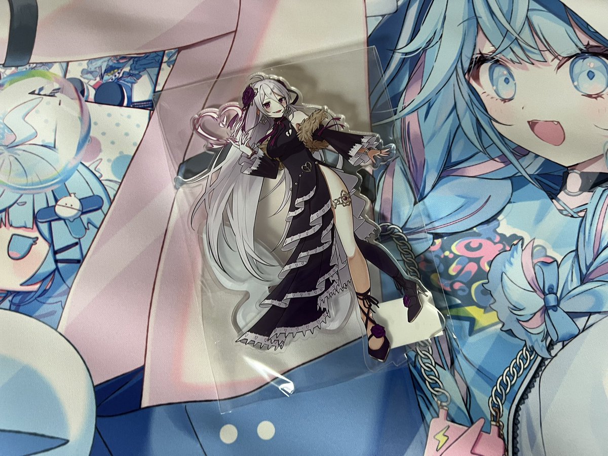 Kanade_O210's tweet image. 人生初めて即売会の戦利品っ
プロセカでは、まりも。さん、か助さん、とーはんさん、&amp;amp;さんのところで、
そしてカタログの作品タイトル見てたらディバゲを発見して、日常茶飯事(めし)さんのところでモルガンのアクスタも買わせて頂きました！
見て回るだけでも楽しかったっ