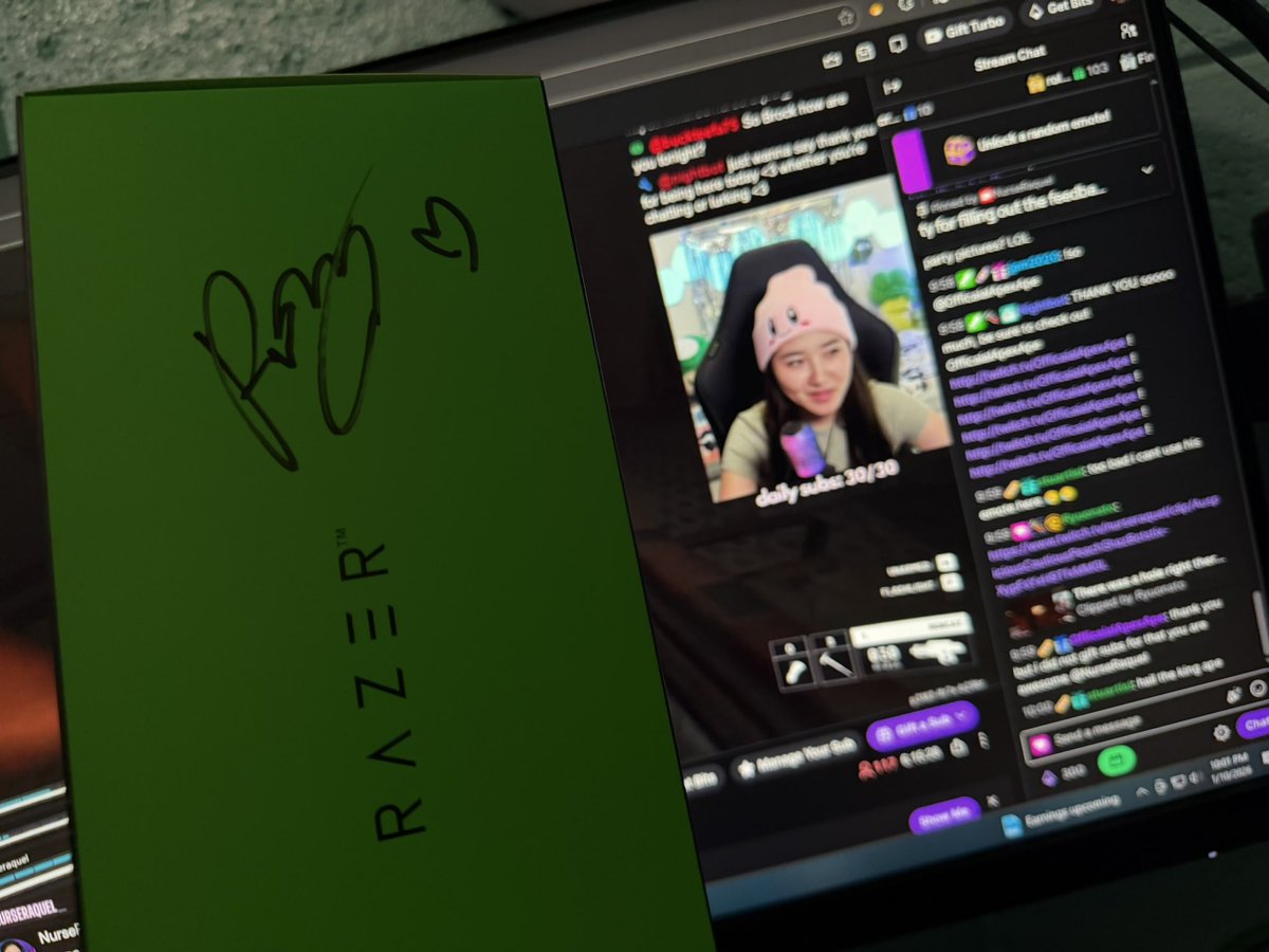 The Razer mic I won from <a href="/NurseRaq/">Raquel</a> came in!!! And she signed it! Thanks again Raq!