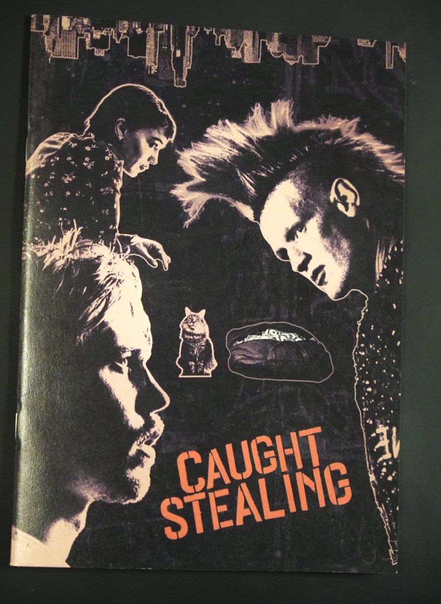 Kojima_Hideo's tweet image. ダーレンの新作がやっと日本公開されたので、ダーレン・アロノフスキー監督の「コート・スティーリング」を観た。ひやああ！！！無茶面白かった！！いつもの“ダーレン”の”打ちにくい“コースを予想して、“バッターボックス”で構えていたら、まるで違った。違う意味での“変化球”！それもエンタメの内側に…