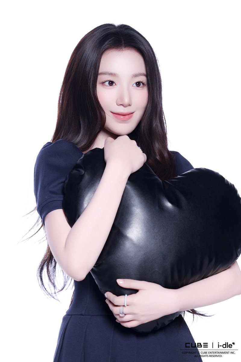 BERRIZ] 260111 i-dle MEDIA EXHIBITION : CITY of SENSE Behind