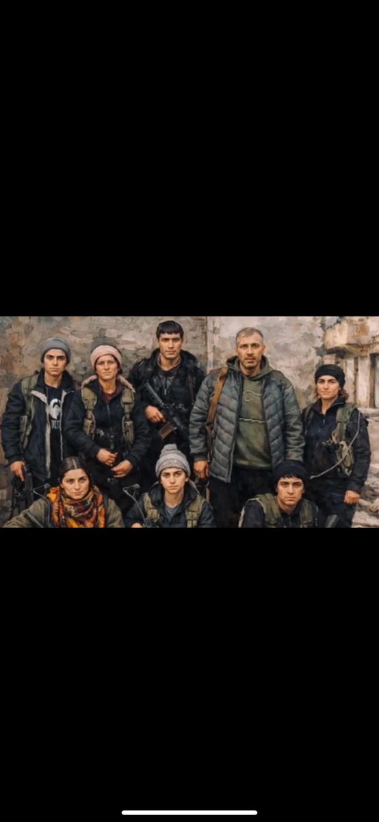 Tecavüzcü,katliamcı,barbar Şam güçlerinin Kürtleri öldürmesinden memnuniyet duyanlar tarih sizi de size destek veren makarnacı Kürtleri de yazacak.

Alçaksınız !
İkiyüzlüsünüz !
Kürt düşmanısınız!

#RojavaXetaMeYaSore