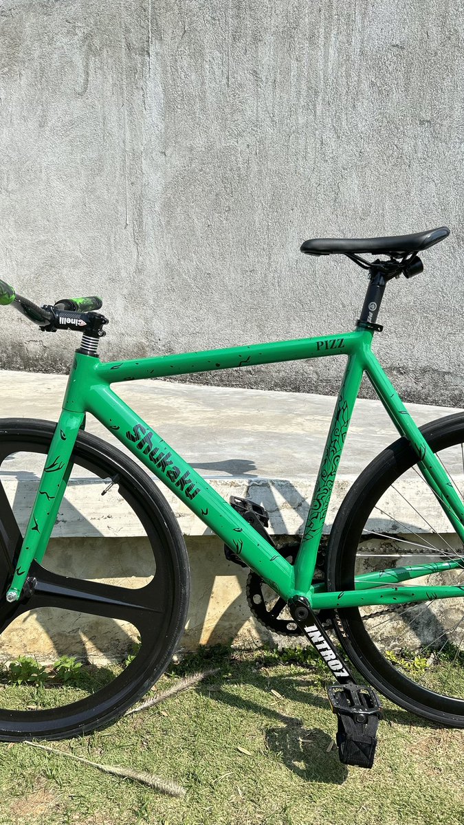 dikirakira tweet media