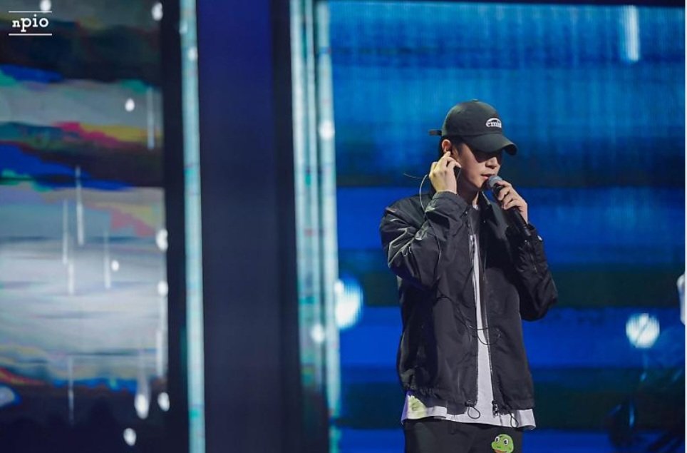 healingsuam1028's tweet image. 이제 1028 모자를 쓰고 리허설을 하는🥹