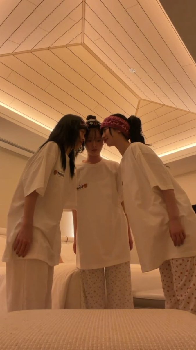 RYUJIN and KARINA gets lost in each other's eyes during their recent Okinawa trip.