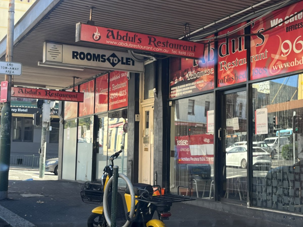 PhilipThalis's tweet image. Abdul’s Lebanese Restaurant &amp;amp; take away - loss of an institution??
For lease signs up on their shopfront on corner of Elizabeth &amp;amp; Cleveland Sts.
Yet another of the so-rare old guard gone?
Other cities seem to keep restaurants going for so much longer than Sydney…
Such a sad loss