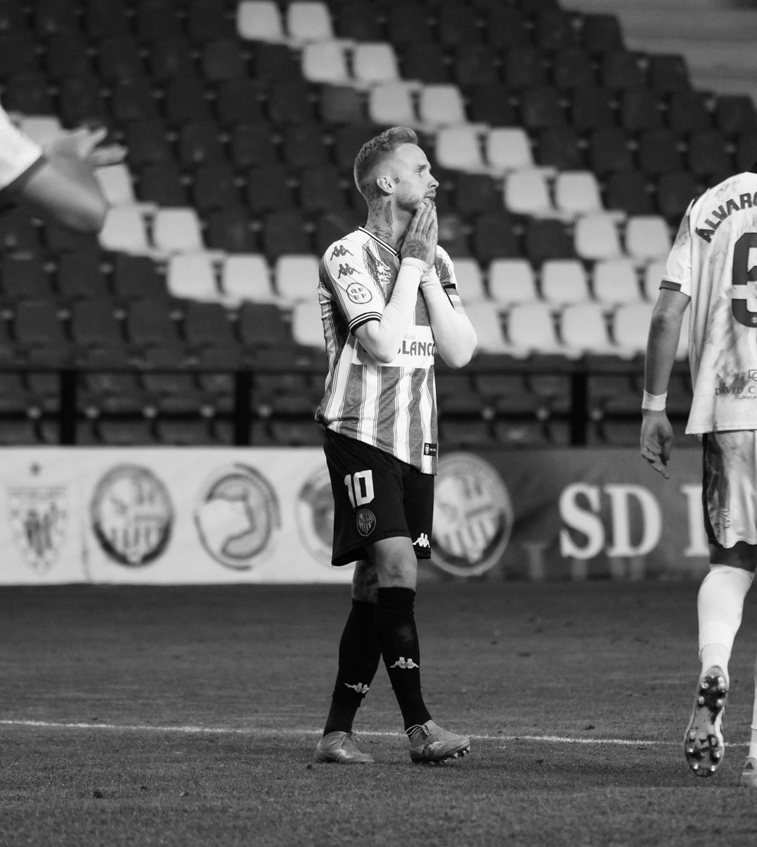 SD Logroñés tweet media