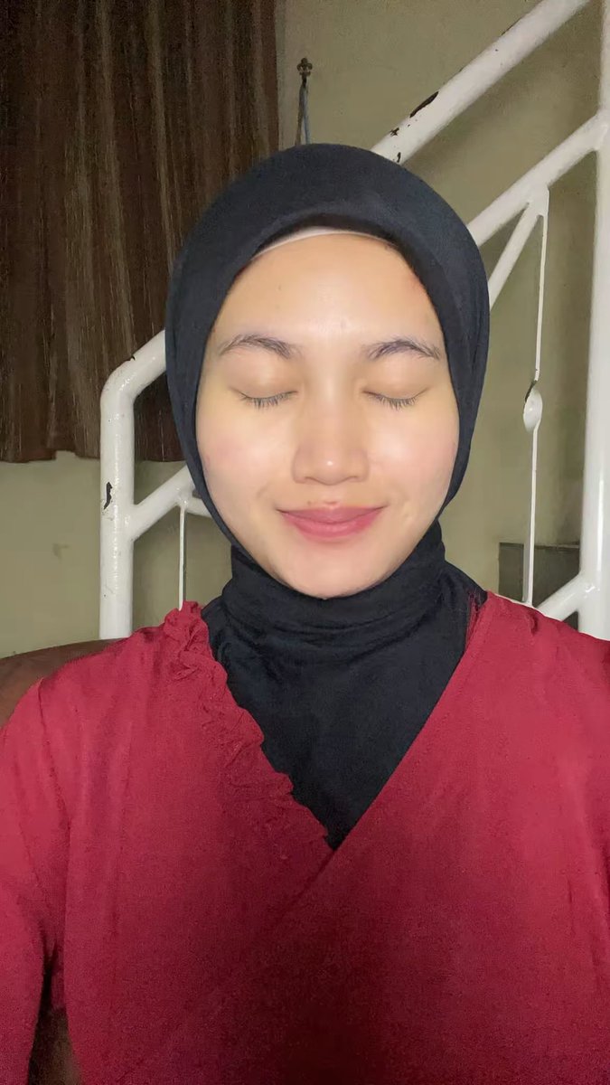 Triple combo skincare pink yg bikin wajah auto glowing 💖

dengan harga yg affrodable banget 🥺🫶

#OMGBeauty #PaketSkincareOMG