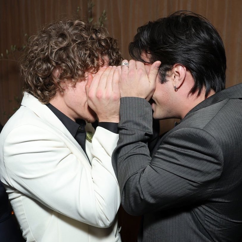 tinyacd's tweet image. you can literally see how big they’re smiling :(