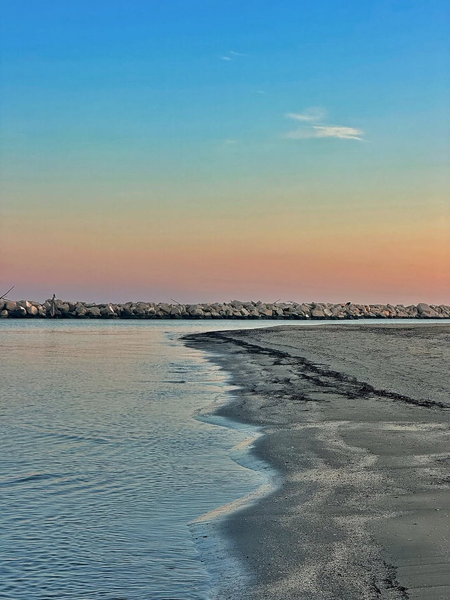turismoER's tweet image. L'incanto del mare d'inverno 🌊

📍 Lido delle Nazioni
Ph. susyblonde
#RomagnaBeach #inEmiliaRomagna #VisitRomagna