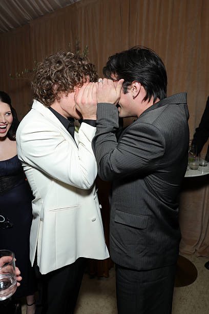 billieroan's tweet image. their soulmateism is up a thousand points