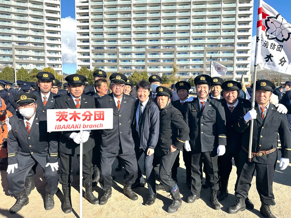 足立康史 tweet media