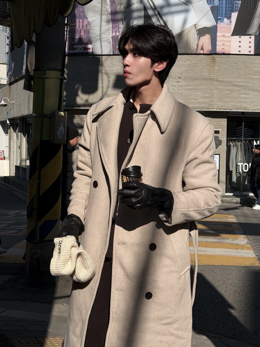 dunknatachai's tweet image. still with you