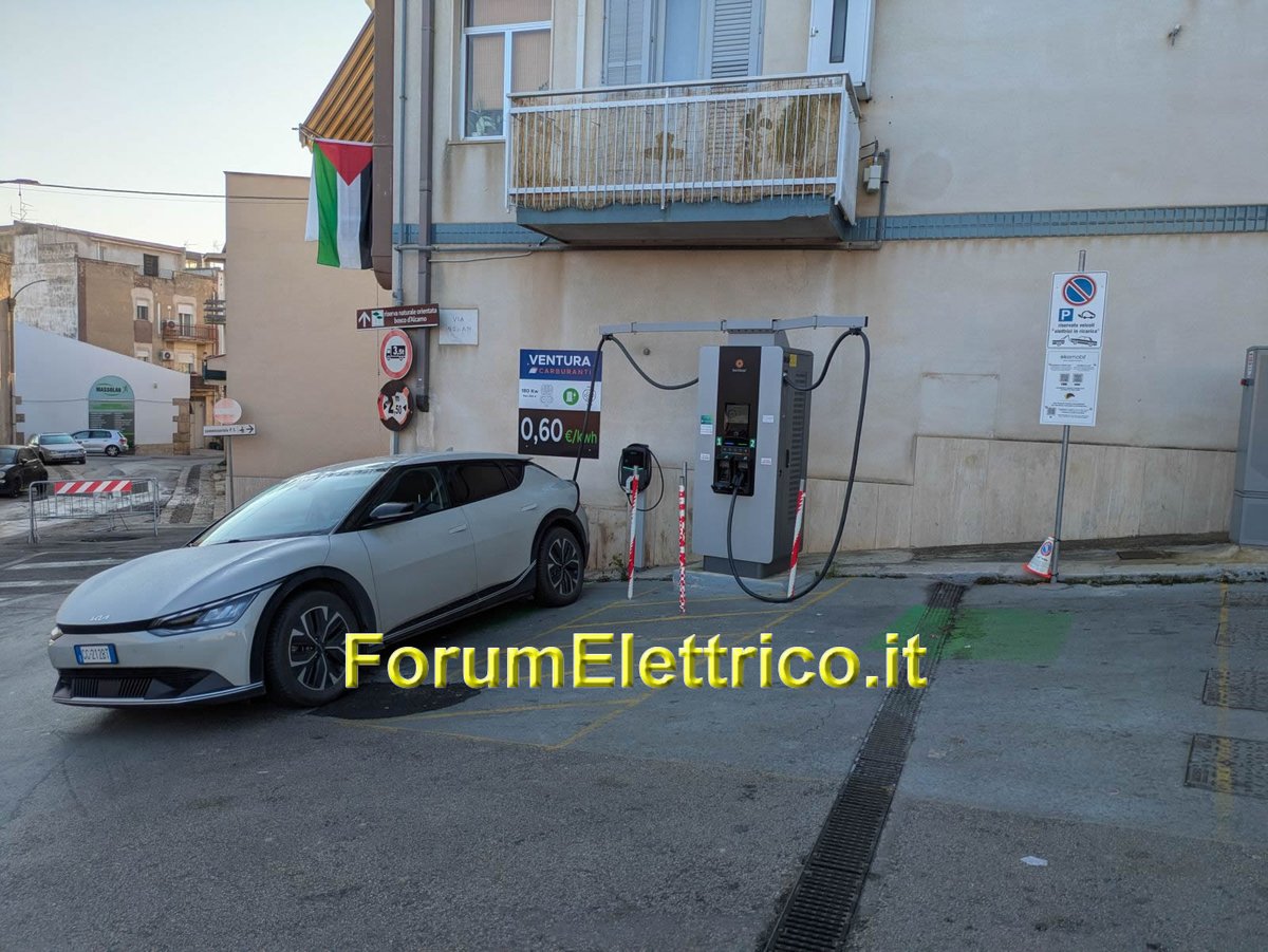 forumelettrico's tweet photo. Le colonnine BeaglePlug presso il distributore Ventura di Alcamo TP: tutto ok fino ad almeno 128 kW ed in presenza del gestore del benzinaio si può ottenere una tariffa di ricarica scontata https://t.co/EVSEVuquWP #Alcamo #Trapani #beagleplug https://t.co/L906roYOt5