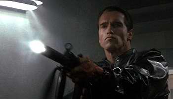 午後ロー録画にて『ゴリラ』('86)

70年代風の犯罪ノワールの世界に、屈託も哀愁もヘッタクレもない人間ロードローラーを放り込んだ結果、何もかもペシャンコに”整地”されてしまった珍作ではありますなw