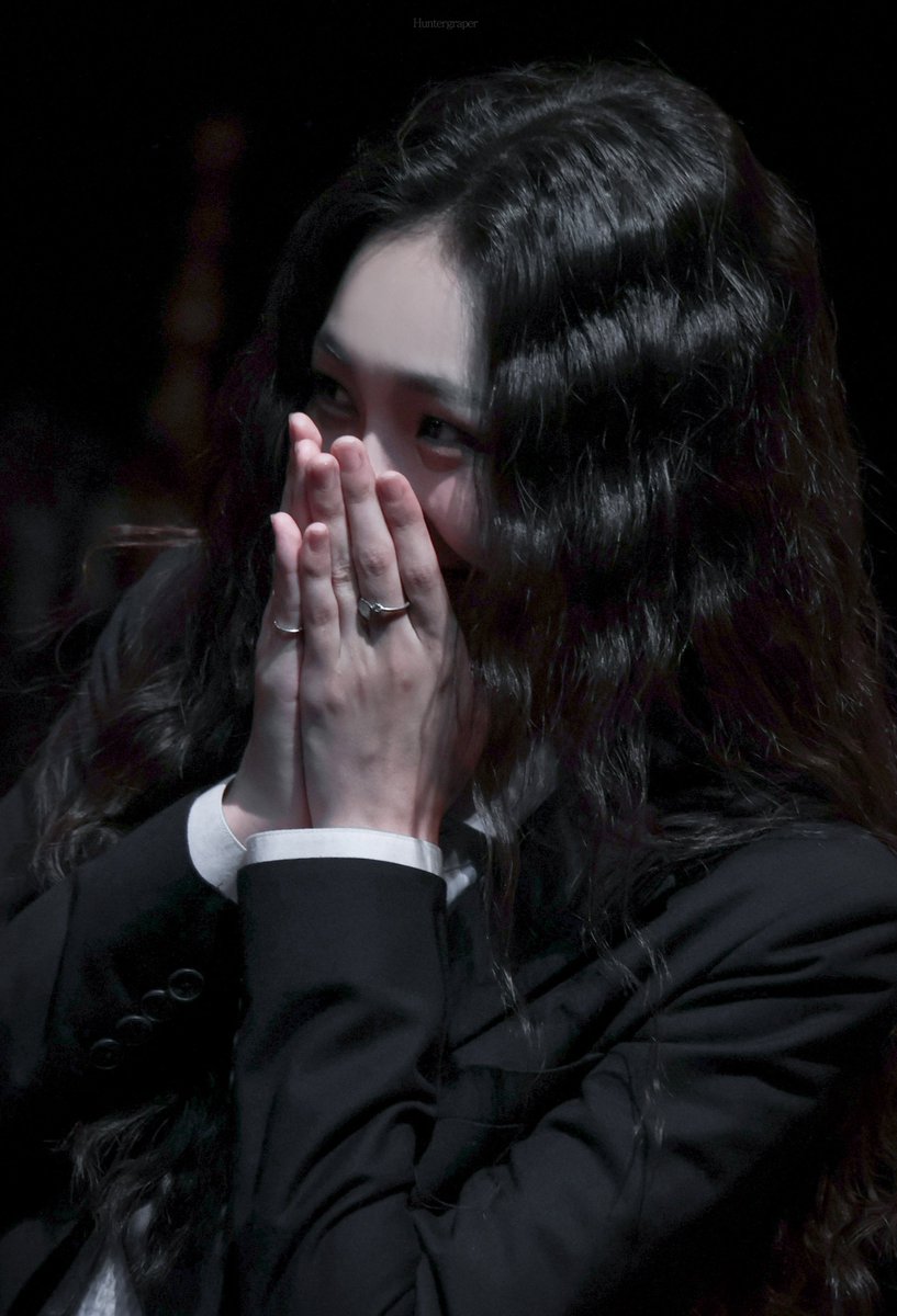 huntergraper's tweet image. 260111 연극 포쉬 막공 무대 인사 

발렌티나 役 | #이채원