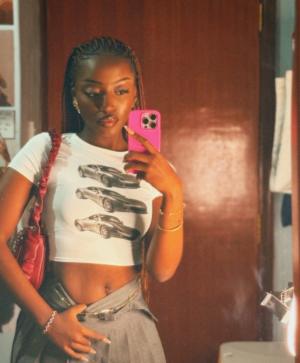 realskeka's tweet image. Day 1 of posting Katheu until she accepts a date with me.