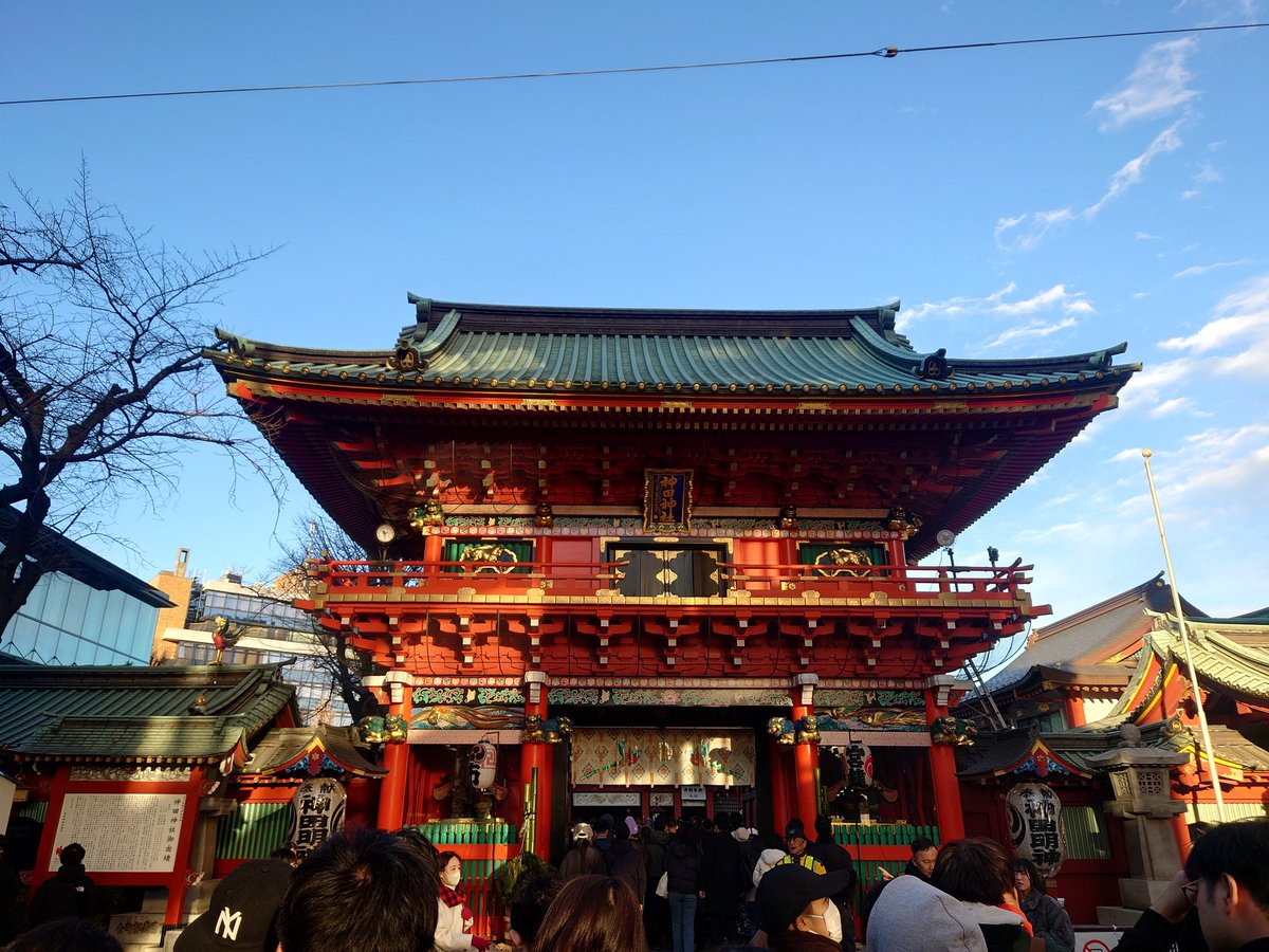 GANP2011's tweet image. そろそろ空いてんじゃねって初詣に来た神田明神は想定以上の混雑で1時間半くらい並んで御参り⛩👏😑