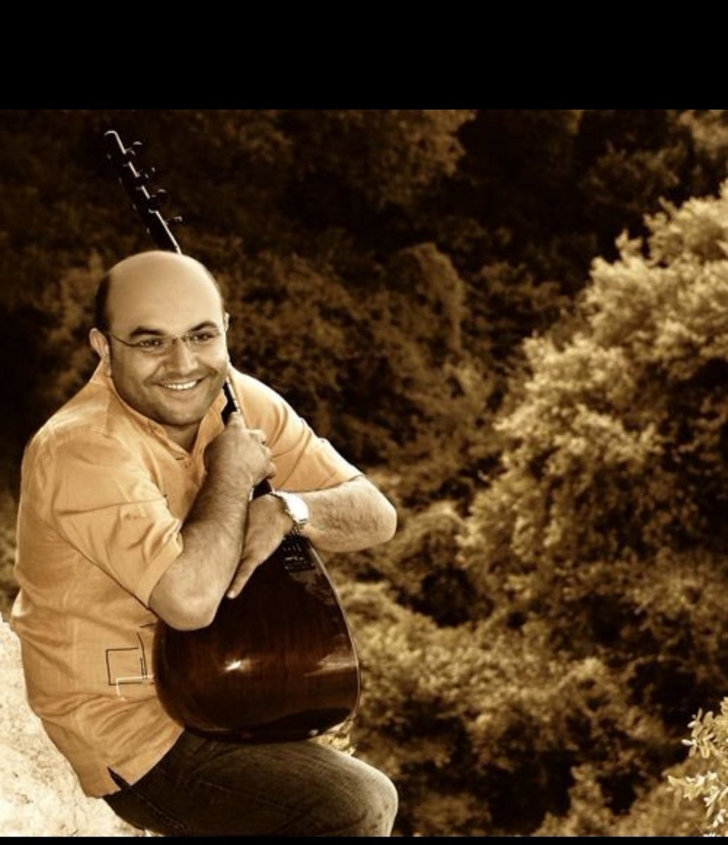 Şeref ekmek bulamazken şerefsiz buldu .
Götürdükçe ciğer aney içim yanıyor ''

#KıvırcıkAli

11 Ekim 1968 - 11 Ocak 2011

Saygı ve özlem ile...⚘