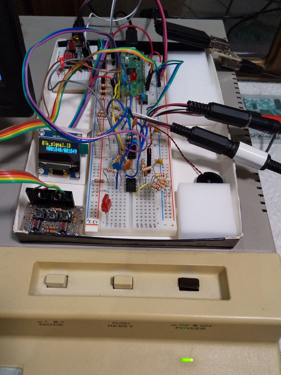 bml3mk5's tweet photo. ラズパイPicoで日立ベーシックマスターレベル3/MB-S1用のデーターレコーダーを作る。
エミュで作ったテープイメージをそのまま再生できればと思い始めました。
とりあえず再生はできるようになりました。録音はまだ未実装。
#BML3 #MBS1 #レトロパソコン https://t.co/InXtd5jcFv