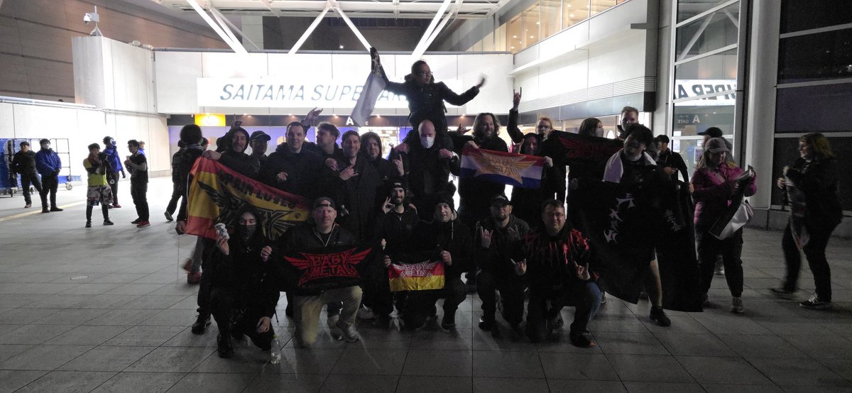 Group photo at the end of Day 2 of #LEGENDMETALFORTH #BABYMETAL #15BABYMETALYEARS
