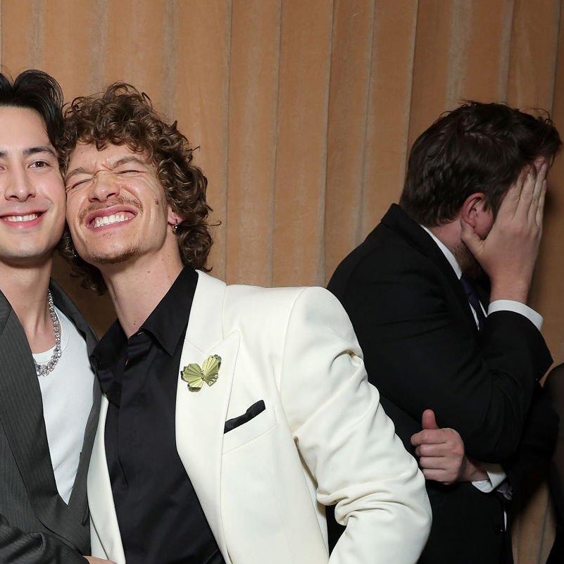 billieroan's tweet image. this guy is killing me ksjdksjdj