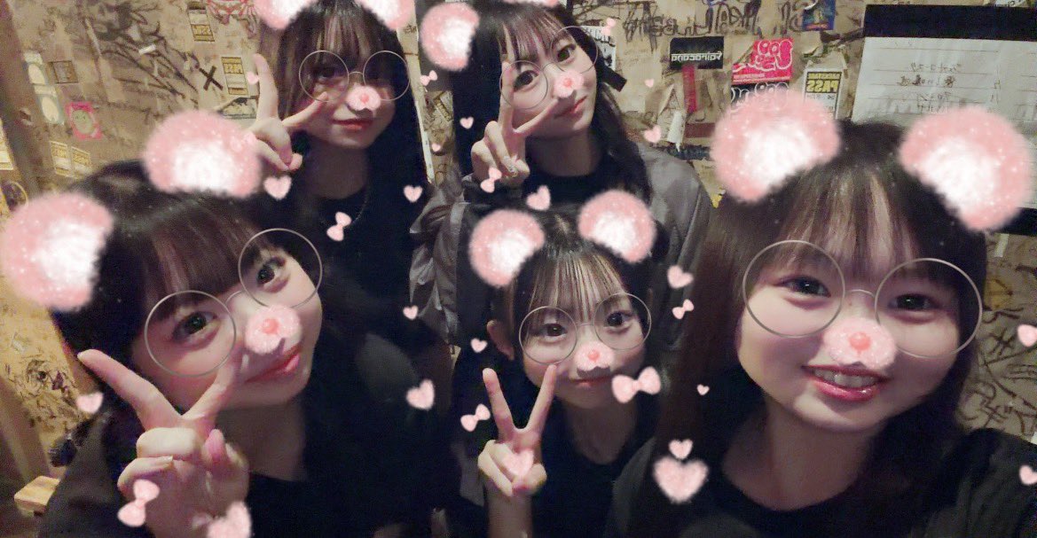 vixie_saki's tweet photo. 今日はライブハウスサナシュさんでのあけおめNetParkに出演させて頂きましたーー💗🎤VIXIE久々のライブでしたがみなさん変わらず盛り上がってくれていて良かったです！！物販でも初めてチェキを一緒に撮ってくれた方々や、いつも通りたくさんお話をしてくれる方々もいて盛り上がって楽しかったです！💘 https://t.co/XDTD1omScg
