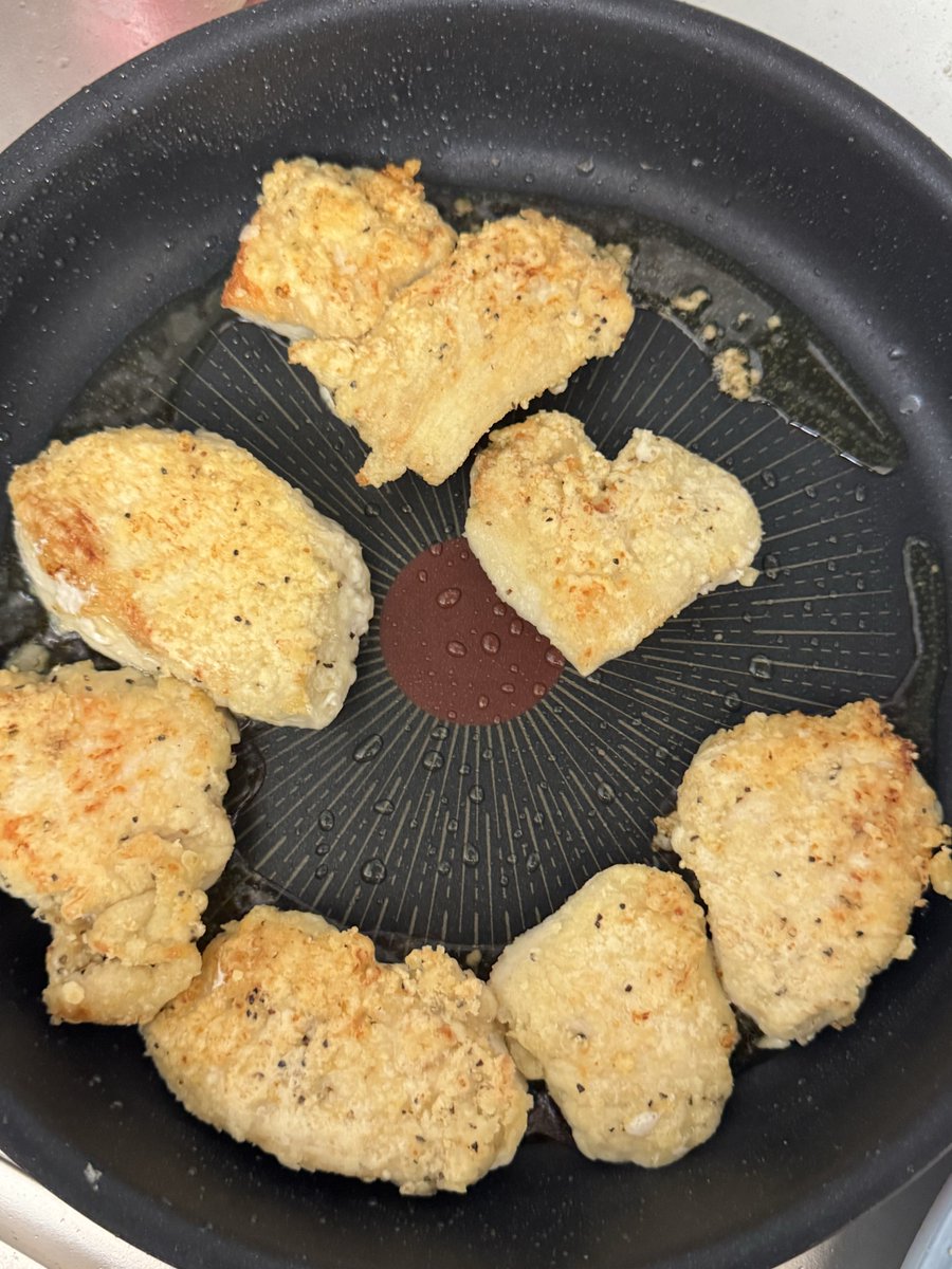 鶏胸焼いてたらハートが🩷💜 