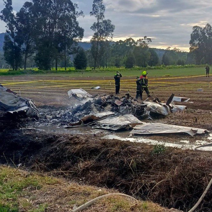 ww3mediaa's tweet image. 🔴“Uçakta kaza yapacağımızı üç kez rüyamda gördüm” diyen şarkıcı Jimenez, geçirdiği uçak kazasında hayatını kaybetti.