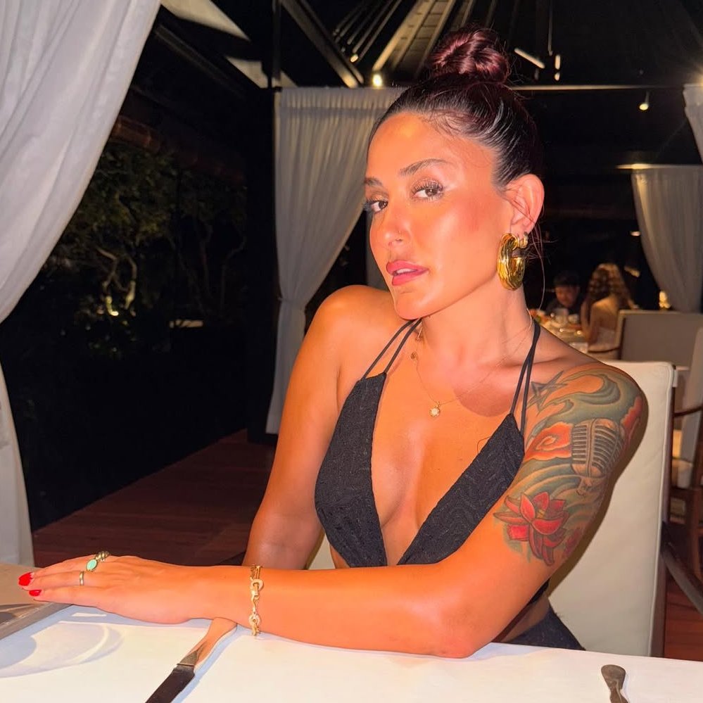 bosunatiklama's tweet image. Melek Mosso: "Artık lütfen prenses erkekler bana gelmesin.

Bazı erkeklerin gururu çabuk kırılıyor, sürekli Lovebombing yapıyorlar sonra kayboluyorlar. Kızlar, bunlardan hemen kaçın."