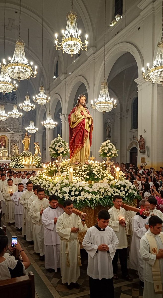 CatholicQuote12's tweet image. God is Good!