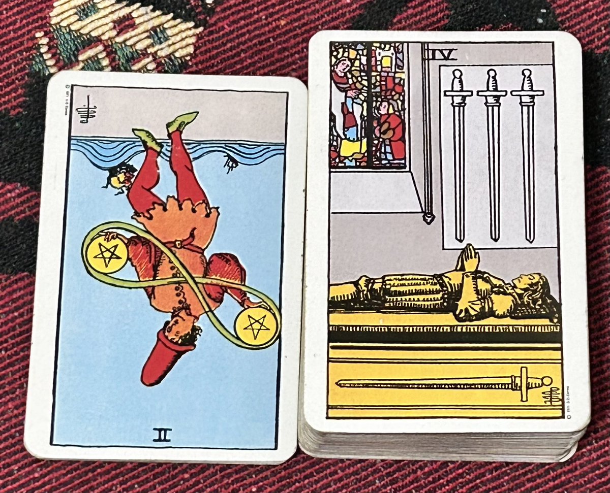 👻1月12日をタロットフォロー♪ 神楽先輩の独り言カード 🎴ソードの4番 ↑休みすぎ 🎴コインの2番 ↑動かなすぎ 本家固定ページに、  いいね＆リポストありがとう！ この垢からお礼させていただきます🙇